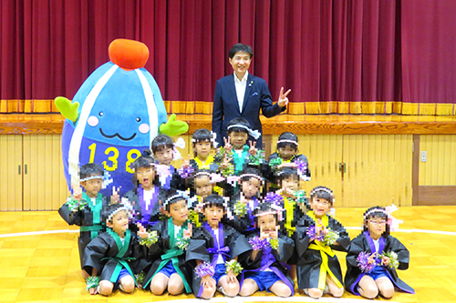 中田剱正幼稚園盆踊りの様子の写真