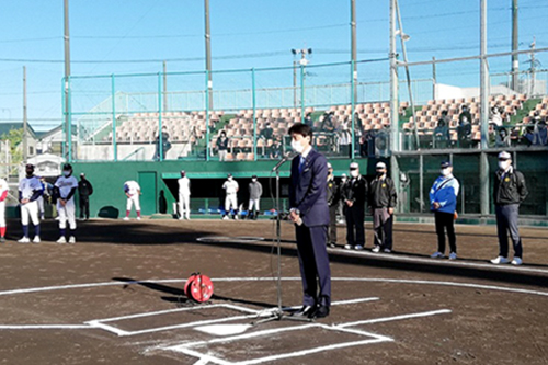 開会式での市長あいさつの様子の写真