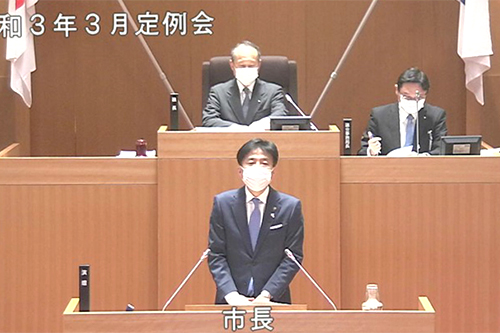 本会議の様子の写真