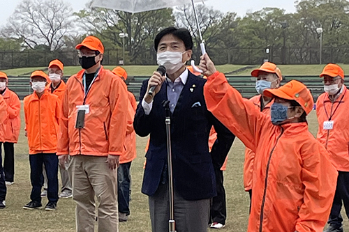 市長があいさつをしている様子の写真