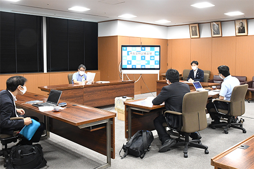 定例市長記者会見の様子の写真