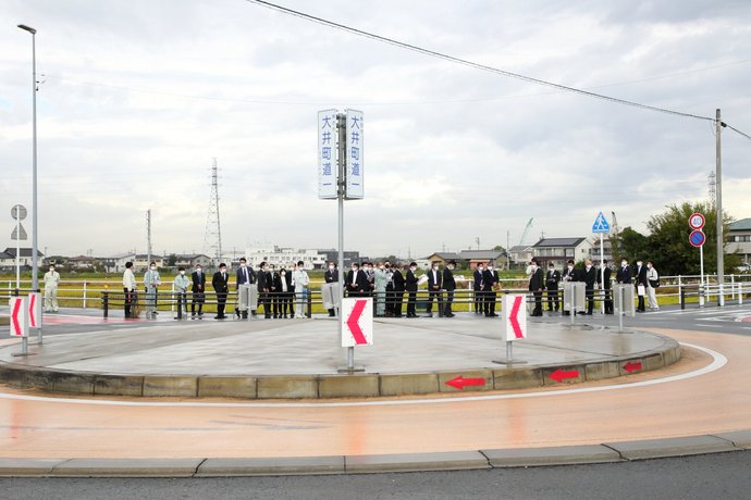 写真：愛西市ラウンドアバウト視察の様子