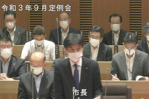 本会議の様子の写真