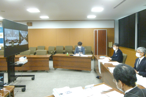 理事会の様子の写真