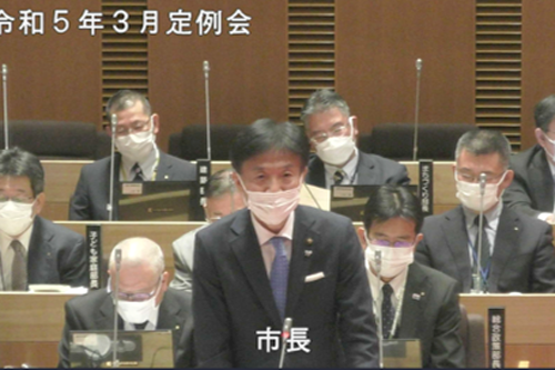 本会議の様子の写真