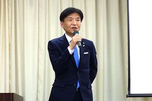 市長が町会長会議を行う写真