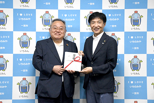 記念撮影の様子の写真