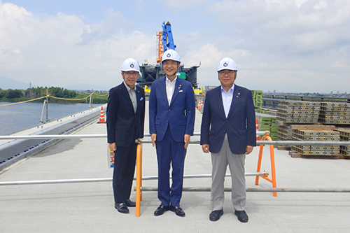 新濃尾大橋架橋現地視察の写真