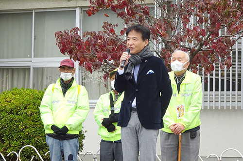 市長があいさつする写真