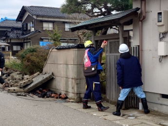 住家被害認定調査　活動写真