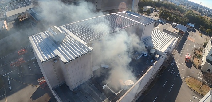 火災発生時のリサイクルセンターの上空からの写真