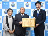 表敬訪問者の写真