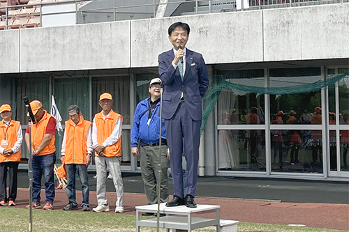 市長があいさつしている写真