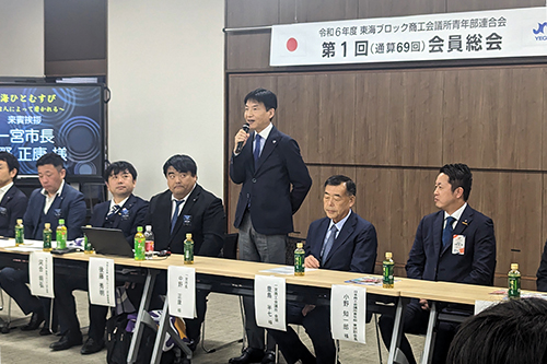 市長があいさつしている写真