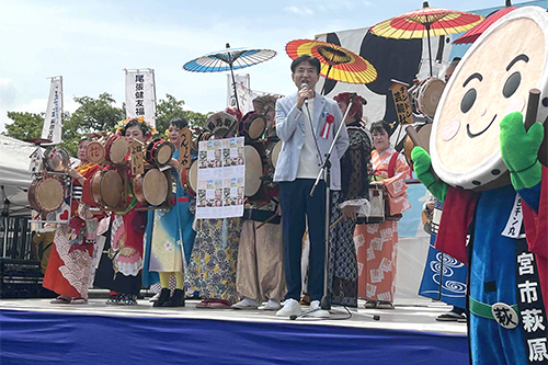 市長があいさつしている写真