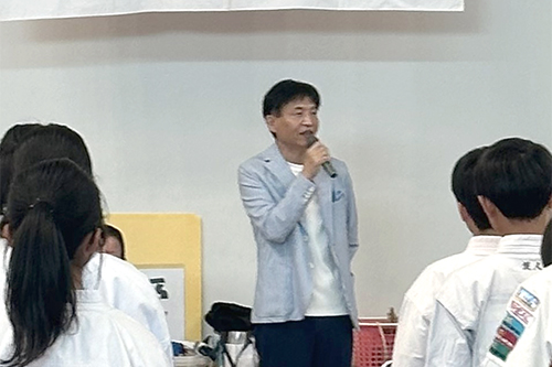 市長があいさつしている写真