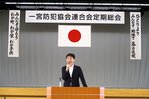 市長が尾西生涯学習センターであいさつしている写真