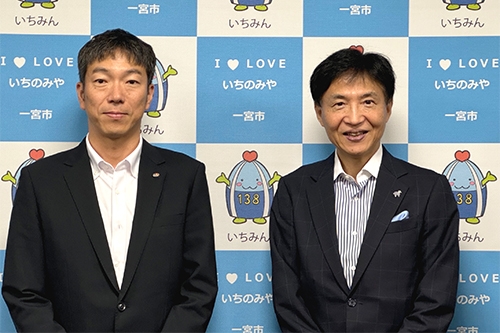 市長があいさつを受けている写真