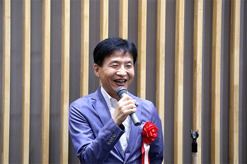 市長があいさつしている写真