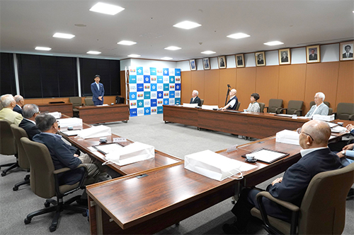 市長が感謝している写真