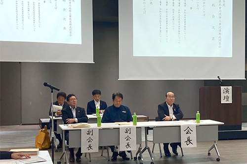 市長が総会に出席している写真