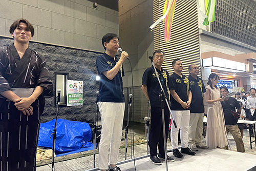 市長があいさつしている写真
