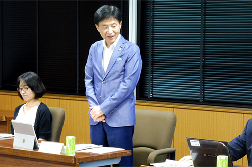 市長があいさつしている写真