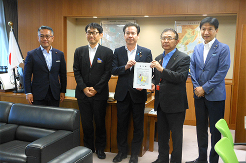 市長が要望活動をしている写真