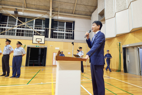 市長が激励している写真