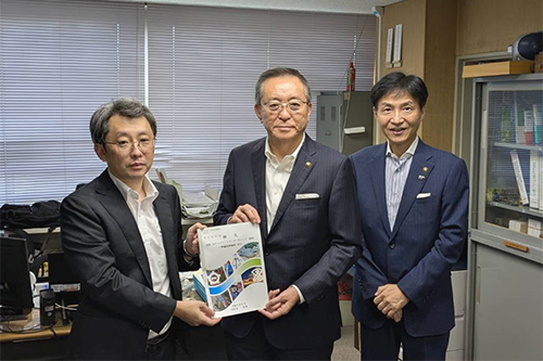訪問している写真
