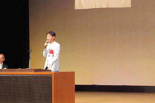 市長があいさつしている写真