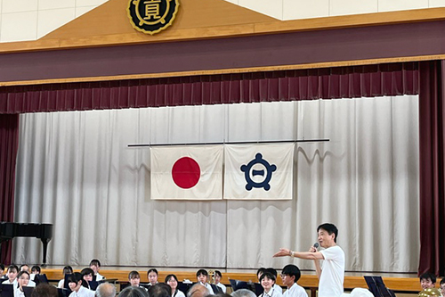 市長があいさつしている写真