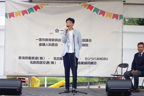 市長があいさつしている写真