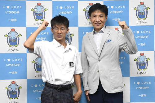 記念撮影の様子の写真