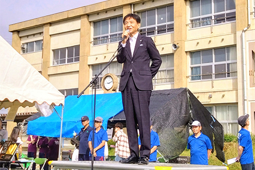 市長があいさつしている写真