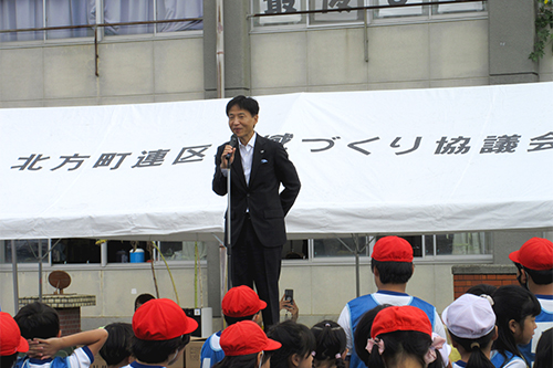 市長があいさつしている写真