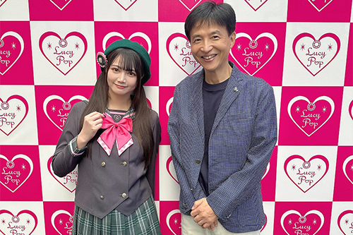市長が記念撮影している写真