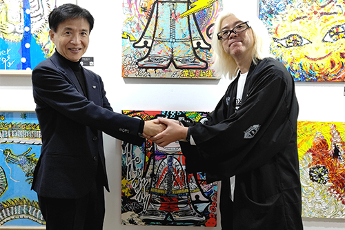市長が視察している写真