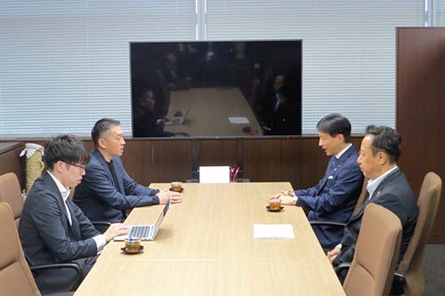市長があいさつしている写真