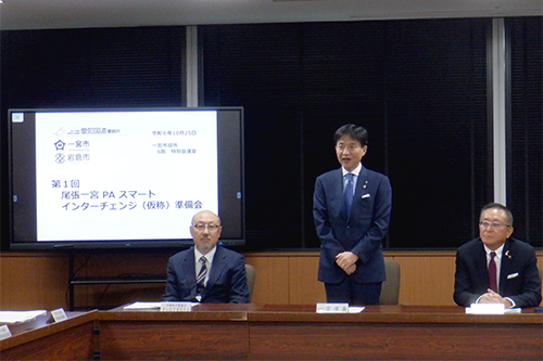 市長があいさつしている写真