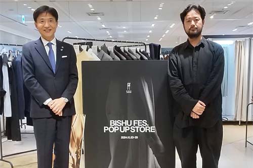 市長が視察している写真