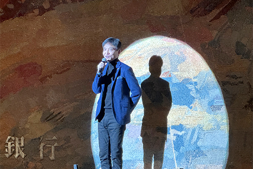 市長があいさつしている写真