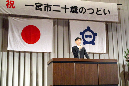 市長があいさつしている写真