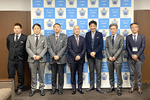 市長があいさつしている写真