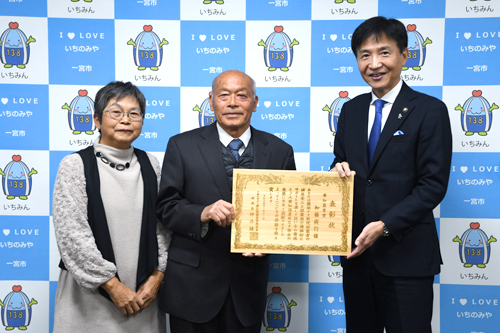 記念撮影の様子の写真