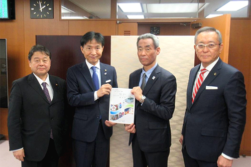 市長が要望活動している写真