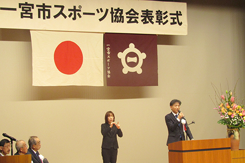 市長があいさつしている写真