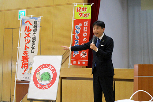 市長が表彰式に出席している写真