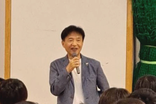 市長があいさつをしている写真