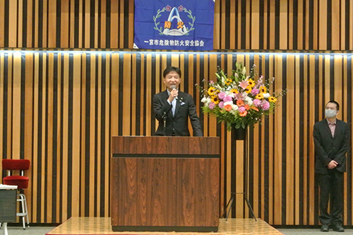 市長があいさつしている写真